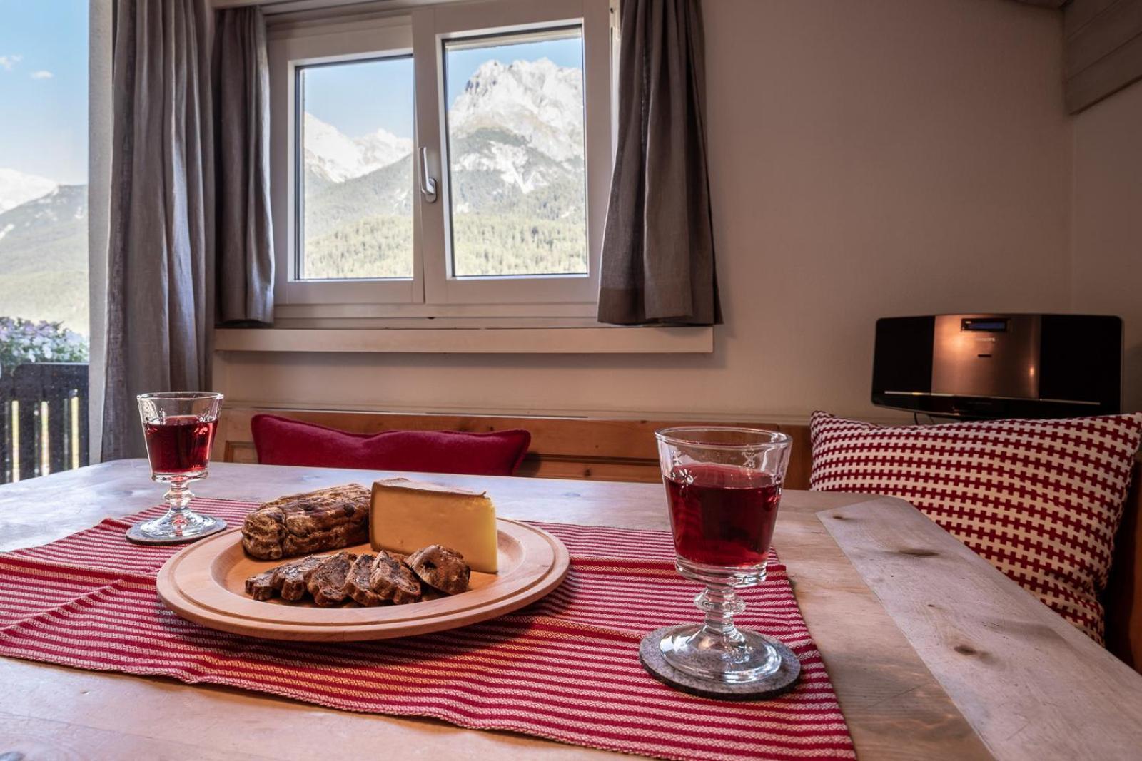 Apartamento Chasa Gernet Buorcha Scuol Exterior foto