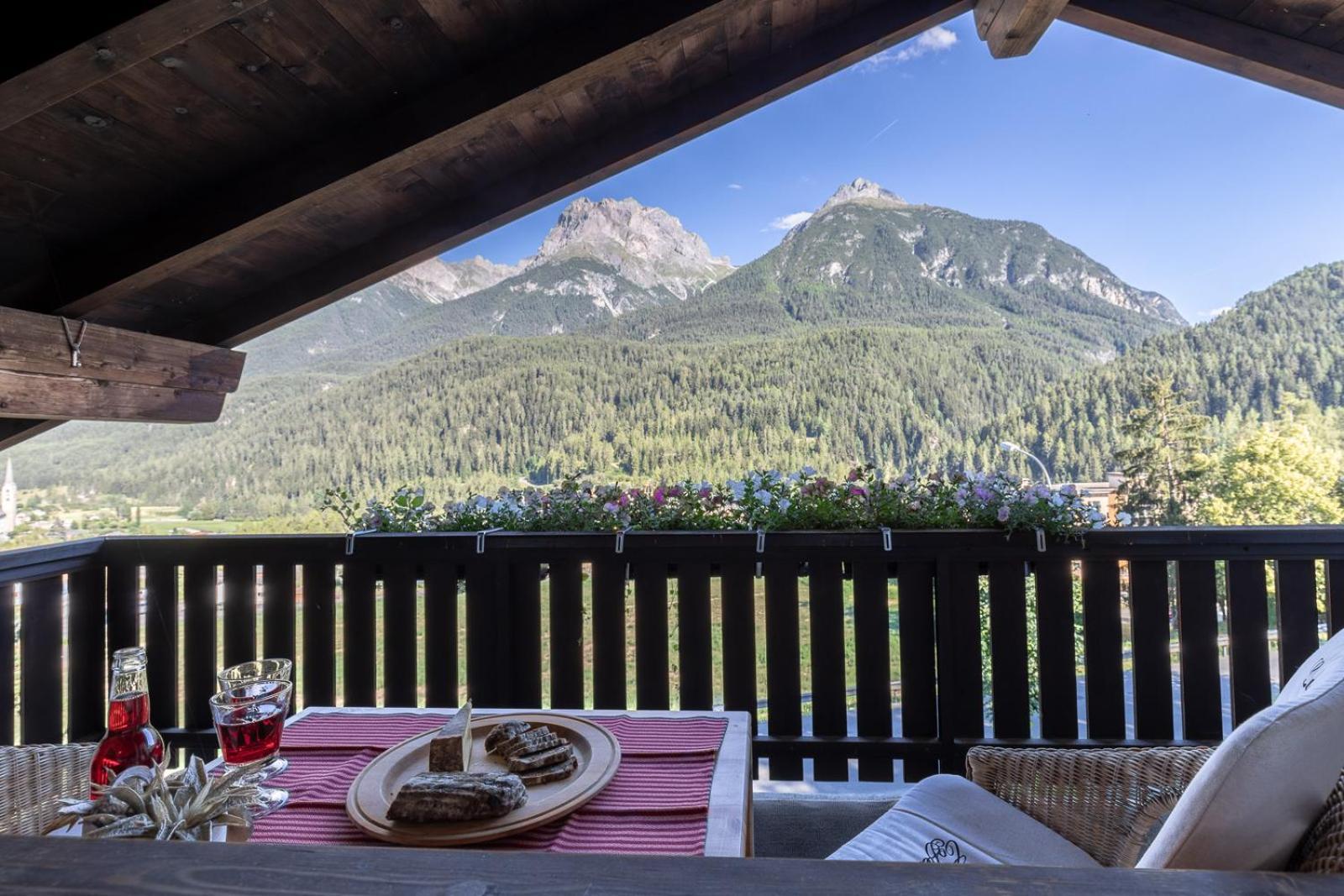 Apartamento Chasa Gernet Buorcha Scuol Exterior foto